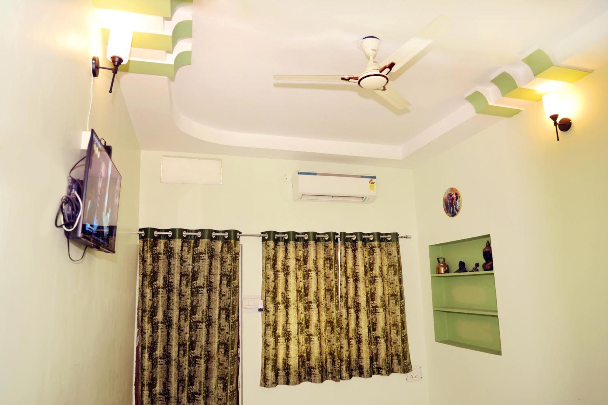 Shree Vinayak Guest House อุจเจน ภายนอก รูปภาพ